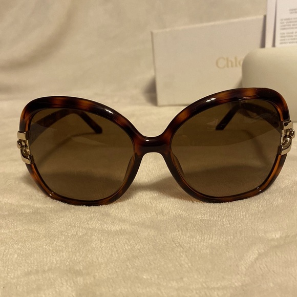 Chloe tortoise shell sunglasses. - Picture 2 of 10